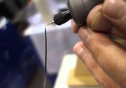 Glass Ding in Oxford, MS performs auto glass work.