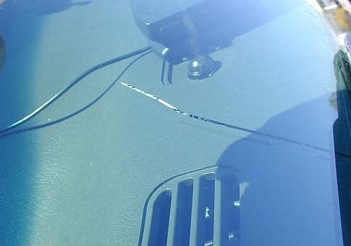 Glass Ding provides mobile service for cars.