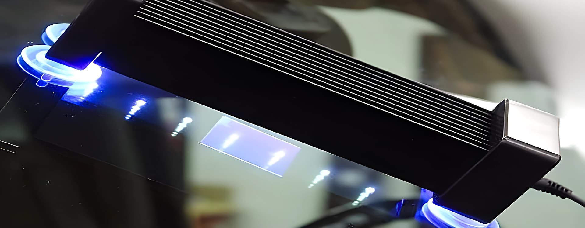 Glass Ding in Oxford, MS uses equipment for same-day service